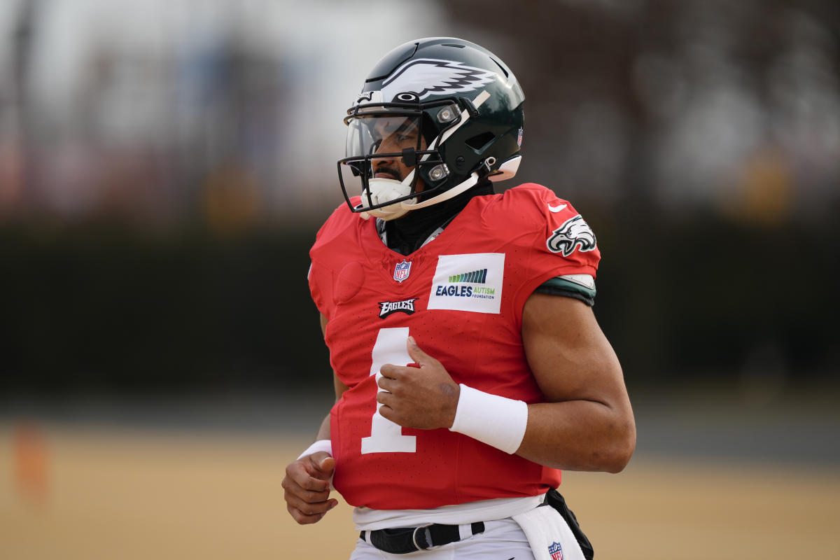 Eagles training camp: Jalen Hurts sporting his new No. 1 jersey