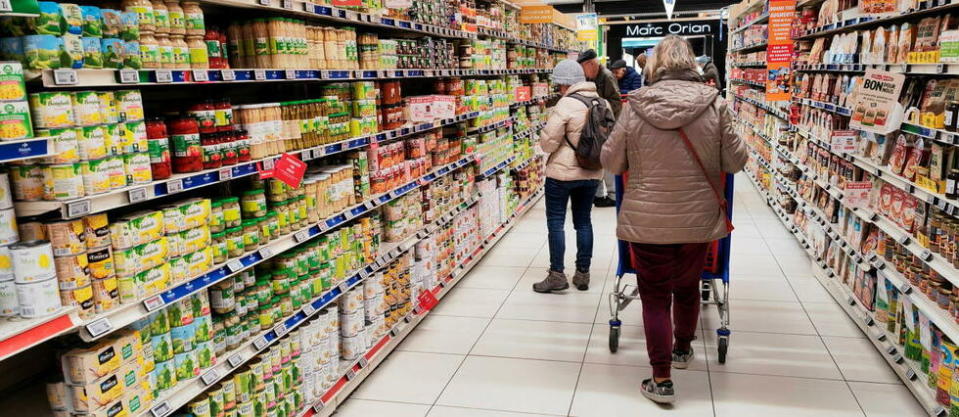 Les prix de nombreux produits de référence ont bondi en deux ans dans les grandes surfaces.  - Credit:ALLILI Mourad / MAXPPP