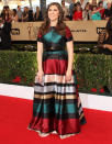 <p>Mal was ganz anderes: „Big Bang Theory“-Star Mayim Bialik im stilvollen Streifenlook von Miri Couture. (Bild: WENN) </p>