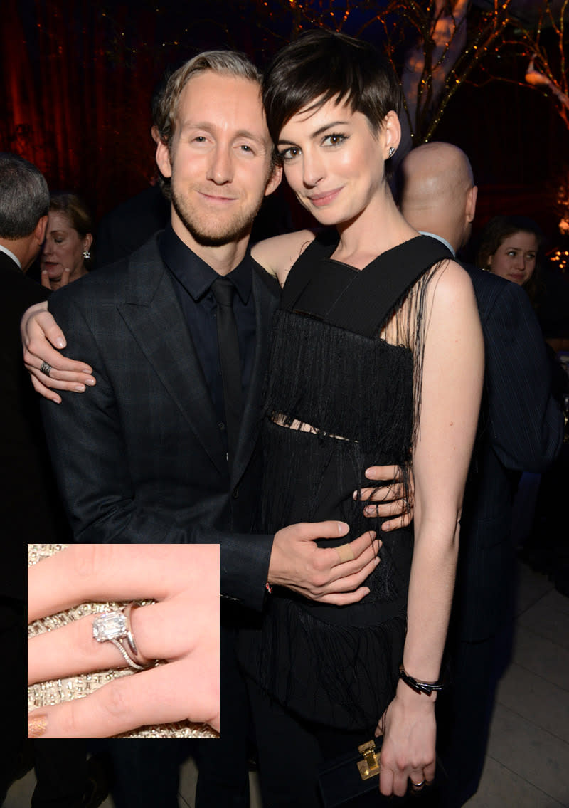 ANNE HATHAWAY UND ADAM SCHULMAN