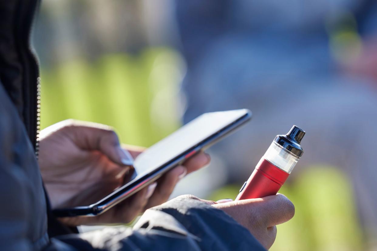 vaping and social media