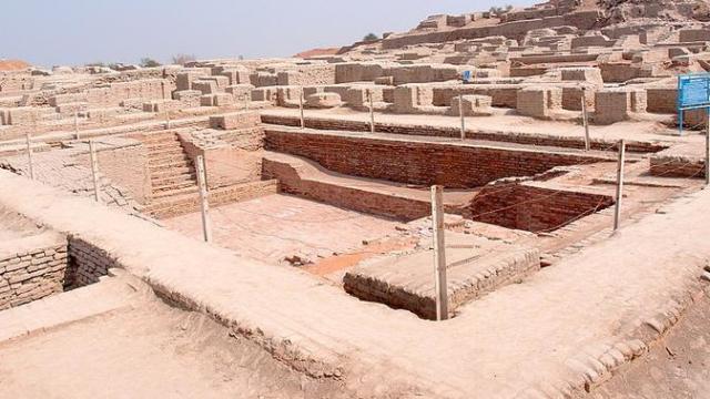 Kebudayaan india kuno berpusat di mohenjo daro dan harappa terletak di daerah...