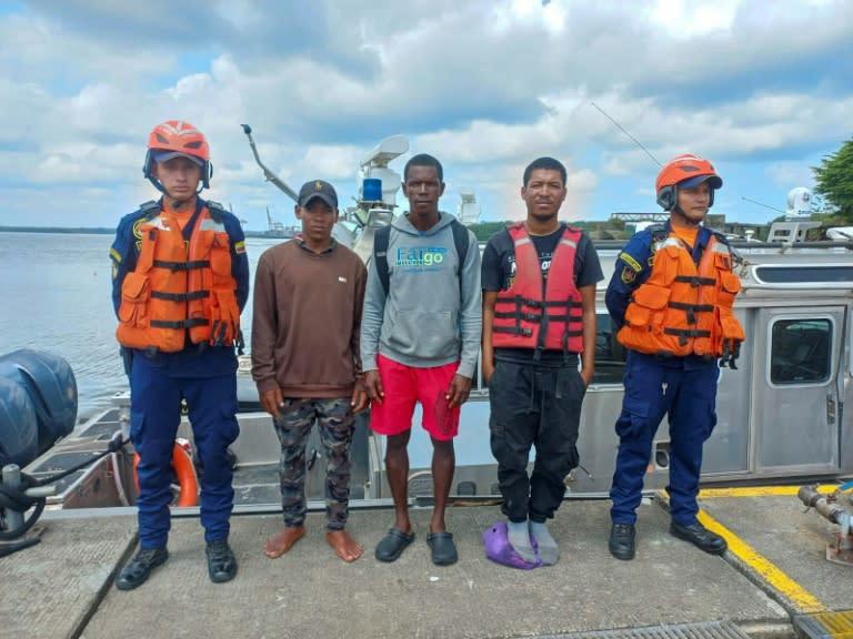 Nach elf Tagen auf einem manövrierunfähigen Boot sind im Pazifik drei Panamaer gerettet worden, die dank Regenwasser und Kokosnüssen überlebt haben. Die Männer wurden nach einer 600 Kilometer langen Odyssee entdeckt. (Handout)