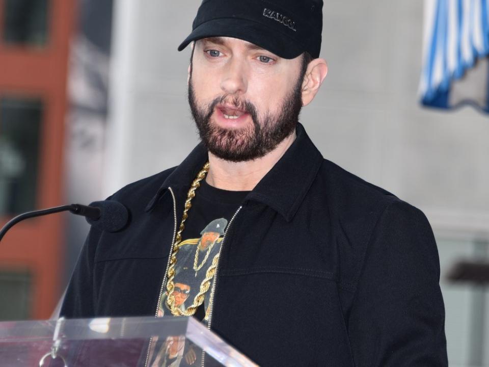 Eminem, hier im Jahr 2020, feiert, seit 16 Jahren nüchtern zu sein. (Bild: Janet Gough / AFF/ddp images)