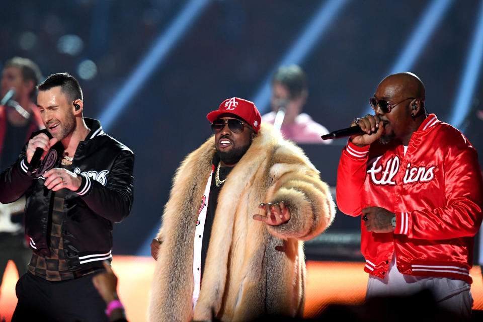 Levine and Big Boi onstage toward the end of the show, singing "The Way You Move." (Photo: Getty Images)