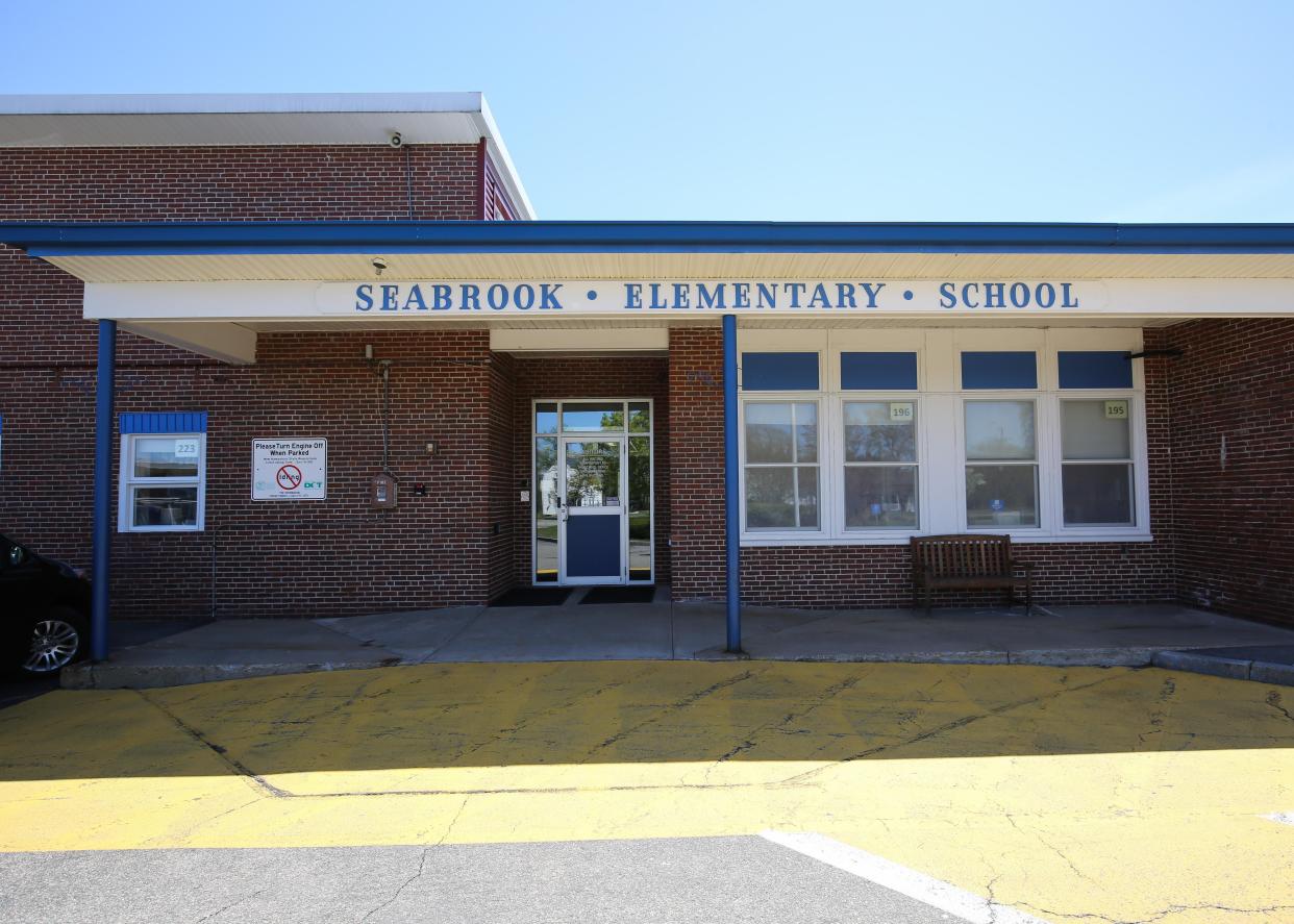 Teachers in the Seabrook School District almost didn't receive their paychecks this week, with SAU 21 officials blaming the School Board for dragging its feet to sign payroll.