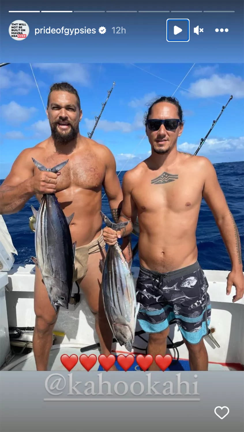 The 'Aquaman' star and his friend showing off their prized tuna on a recent fishing trip. (Instagram/prideofgypsies) 