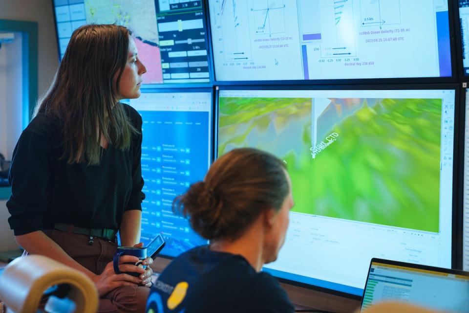 Hayley Drennon (staff assistant, Lamont-Doherty Earth Observatory) oversees the mapping of new areas as the team search for undiscovered hydrothermal vents (SOI)