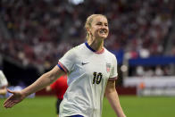 United States' Lindsey Horan (10) celebrates her goal against Japan during the second half in a SheBelieves Cup women’s soccer game, Saturday, April 6, 2024, in Atlanta. The United States won 2-1. (AP Photo/Mike Stewart)