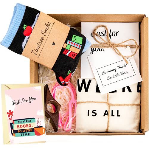 14) Book Lovers Gifts Box