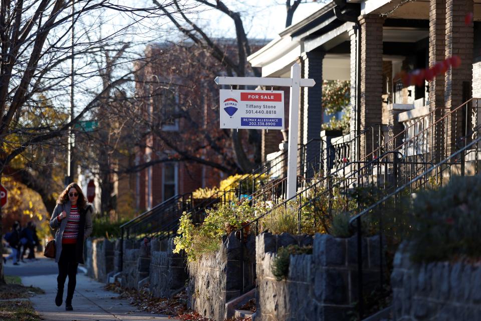 A house on sale is seen in Washington D.C., the United States on Dec. 12, 2021. U.S. annual home price growth remained strong at 18 percent in October, the highest recorded in the 45-year history of the index, according to CoreLogic&#39;s Home Price Index. (Photo by Ting Shen/Xinhua via Getty Images)