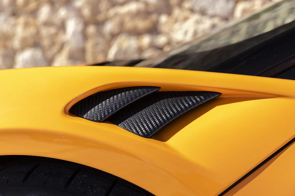 2025 mclaren artura spider