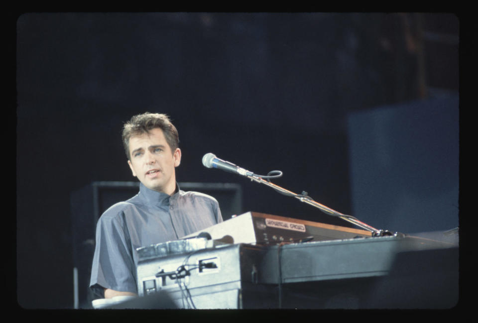 Peter Gabriel Performing 1986