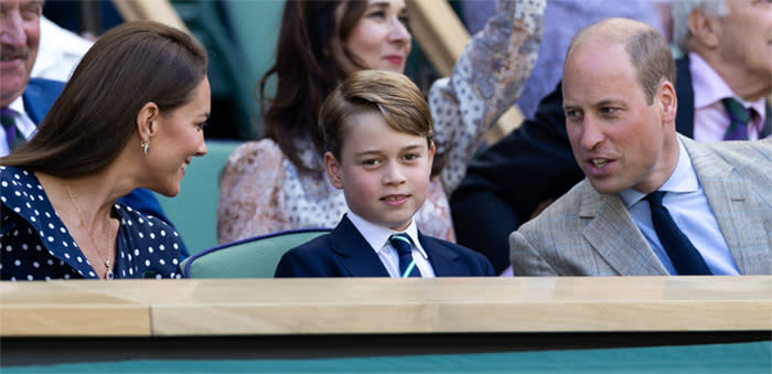 Los duques de Cambridge, con su hijo George