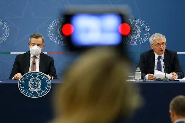 The Italian premier Mario Draghi and the minister of economy Daniele Franco attend a press conference after the minister's cabinet. Rome (Italy), October 5th 2021 (Photo by Samantha Zucchi/Insidefoto/Mondadori Portfolio via Getty Images) (Photo: Mondadori Portfolio via Getty Images)