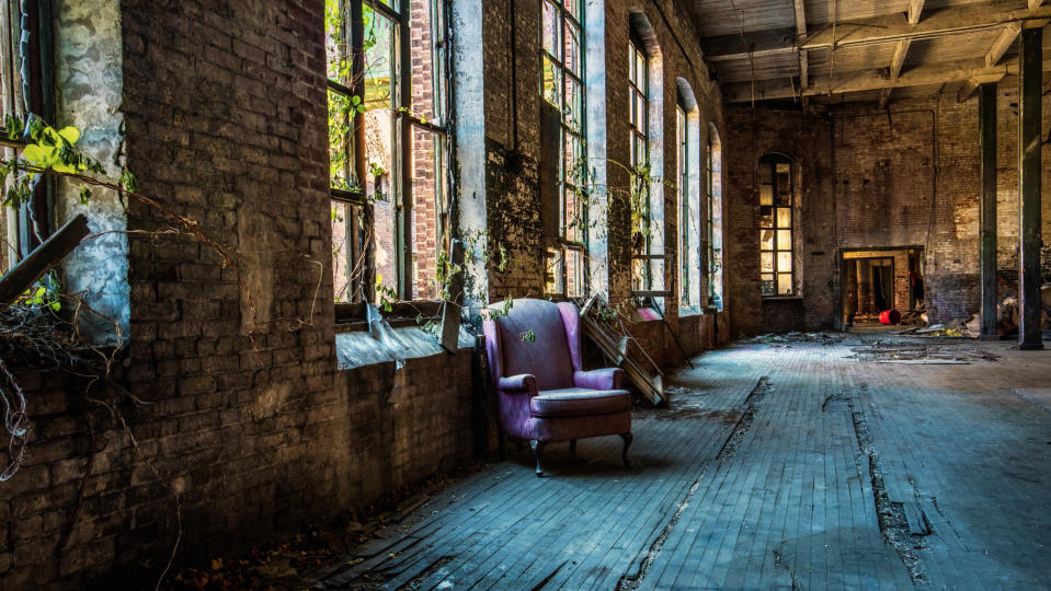 Abandoned buildings photo series shows beauty in urban decay