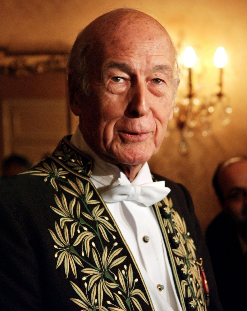 Giscard after his induction ceremony at the Institut de France in Paris, 2004 - ERIC FEFERBERG/AFP