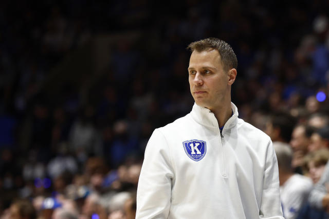 Memphis coach Penny Hardaway calls to his players during the first half of  an NCAA college basketball game against Tennessee Tech, Tuesday, Nov. 9,  2021, in Memphis, Tenn. (AP Photo/Karen Pulfer Focht