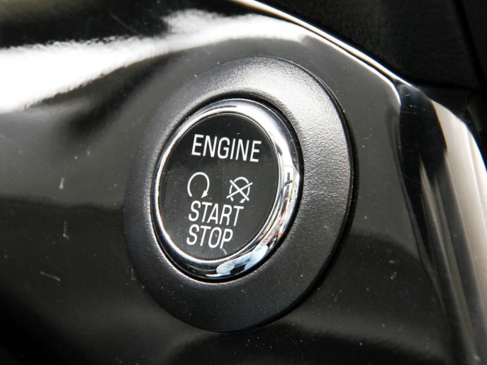 便利的Ford POWER引擎啟閉按鍵，可有效提升車室的科技氛圍。