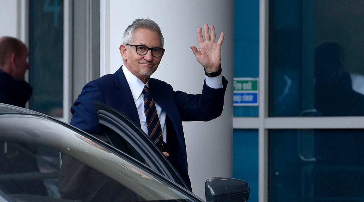  Television presenter and former footballer Gary Lineker waves as he arrives prior to the Premier League football match between Leicester City and Chelsea at the King Power Stadium on March 11, 2023 in Leicester, United Kingdom. 