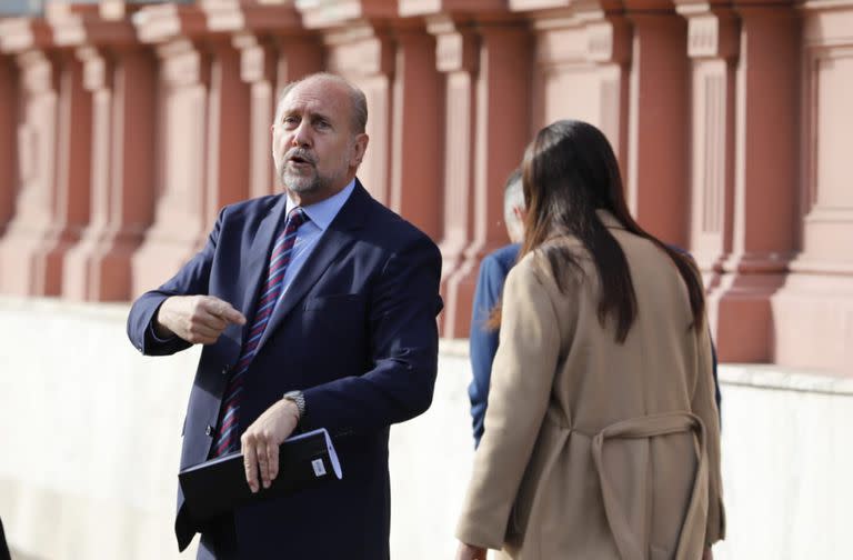 Omar Perotti se reunió el viernes en Casa de Gobierno con Juan Manzur y Silvina Batakis.