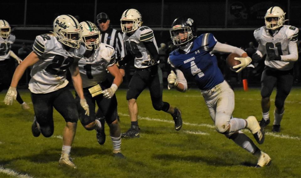 Anthony Dorozynski (4) runs with the ball for Whitesboro during a 2022 game against Fayetteville-Manlius. Dorozynski and the Warriors start their 2023 season Saturday with a game in Troy against Section II Shaker.