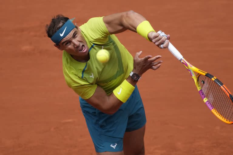 El español Rafael Nadal, el mejor tenista sobre polvo de ladrillo de la historia, ganador de Roland Garros en 14 oportunidades