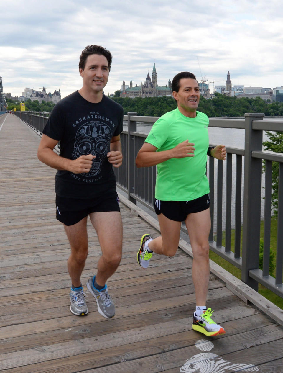 Ante periodistas canadienses enfatizó en que se han creado tanto instituciones para la defensa de los derechos humanos, como un andamiaje legal mucho más robusto, para fortalecer su defensa. “Somos un país, como no lo son todos, que está abierto al escrutinio de los organismos internacionales que velan por los derechos humanos”, destacó.