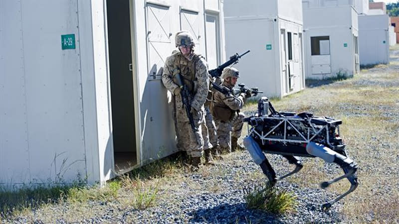 美軍正測試Google四足機器人「小狗」