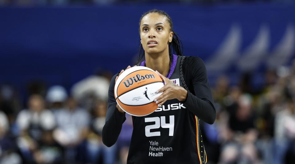 May 25, 2024; Chicago, Illinois, USA; Connecticut Sun forward DeWanna Bonner (24) shoots a free throw against the Chicago Sky during the first half of a WNBA game at Wintrust Arena. Mandatory Credit: Kamil Krzaczynski-USA TODAY Sports ORG XMIT: IMAGN-744872 ORIG FILE ID: 20240525_tbs_kb1_229.JPG