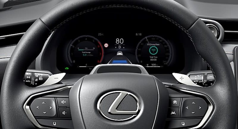 駕駛前方的12.3吋全數位儀表擁有多種顯示模式，讓駕駛可以依照習慣去做調整。