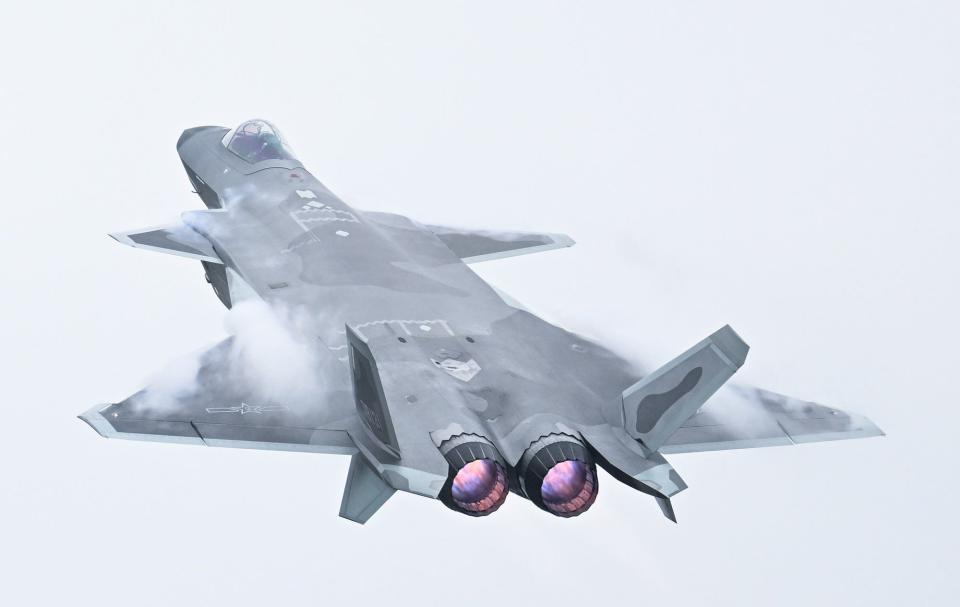 China J-20 stealth fighter jet