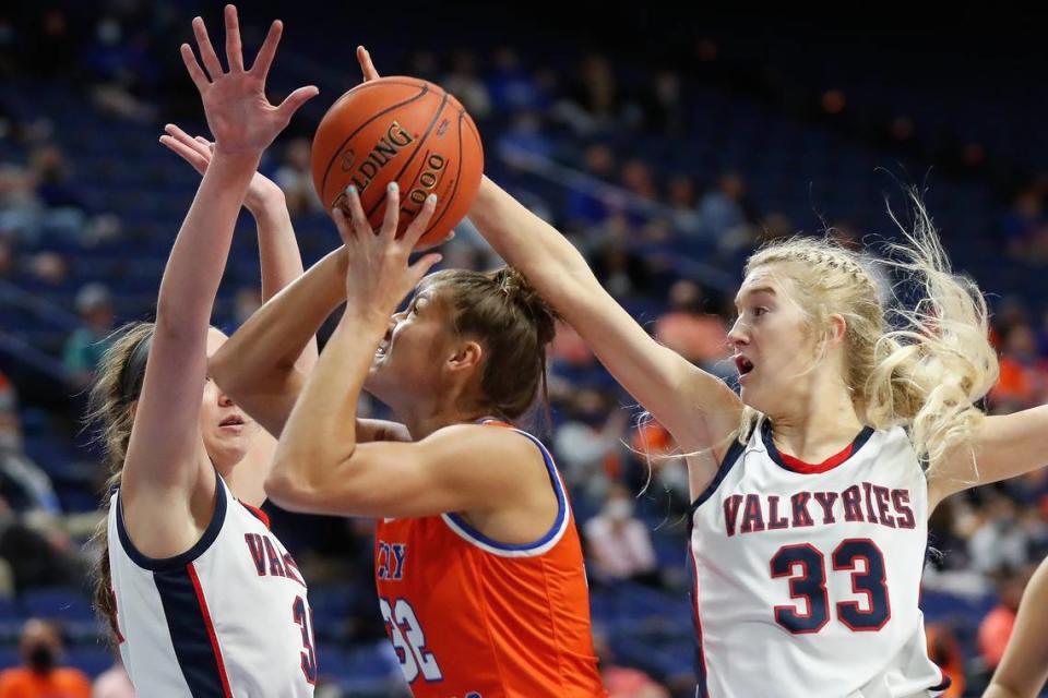 Sacred Heart’s Josie Gilvin (33) was named Sweet 16 MVP.