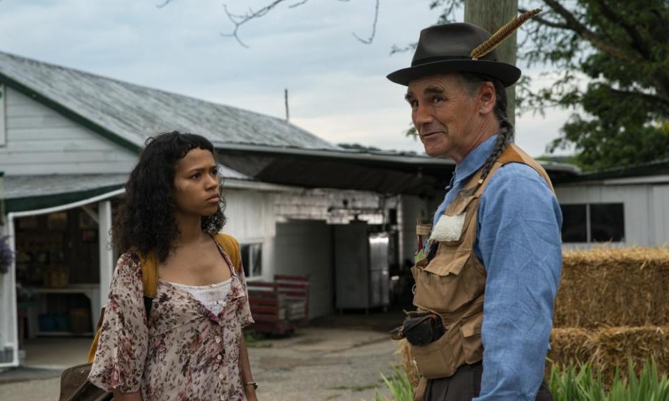 Mark Rylance with Taylor Russell in Bones and All.