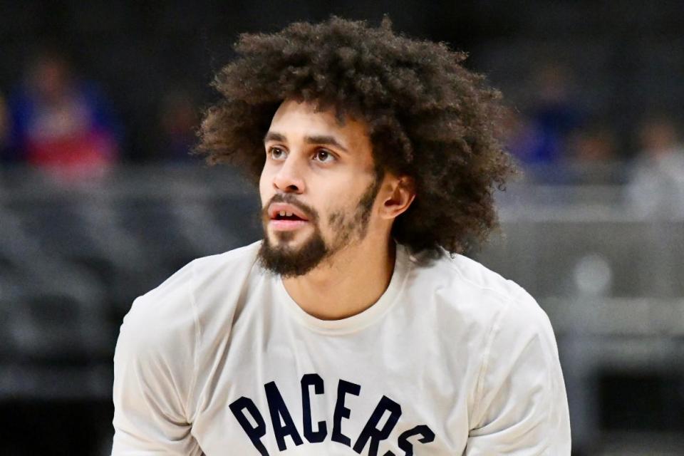 Indiana's Duane Washington Jr. warms up as the Pacers host the Cavaliers at Gainbridge Fieldhouse in Indianapolis on Feb. 11, 2022.