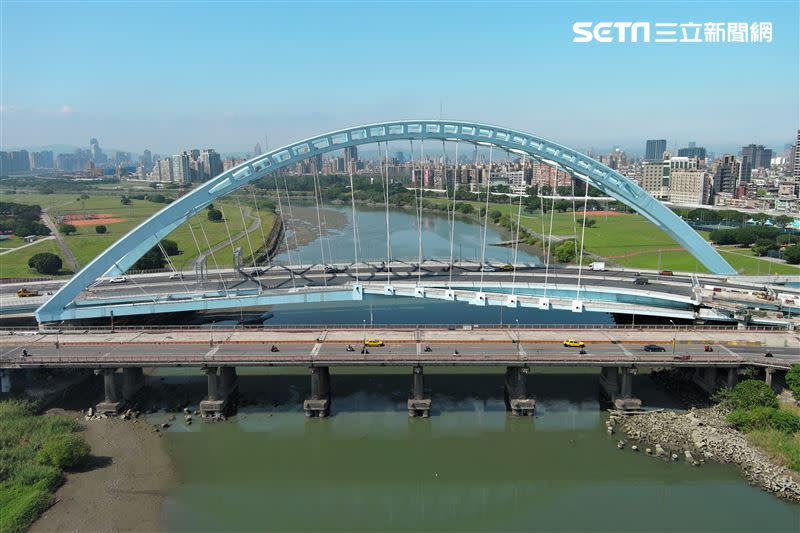 中正橋新建工程將進入下一階段，3月16日將變成新橋「新北市⮂台北市」雙向通車。（圖／記者陳韋帆攝影）