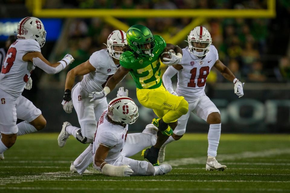 Oregon running back Noah Whittington carries the ball as the Oregon Ducks take on the Stanford Cardinal Saturday, Oct. 1, 2022, at Autzen Stadium in Eugene, Ore.