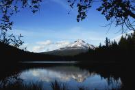 <p>Point le plus haut d’Oregon abritant 12 glaciers nommés, le mont Hood est considéré comme le volcan le plus susceptible d’entrer en éruption de l’état. <em>[Photo : Rex]</em> </p>