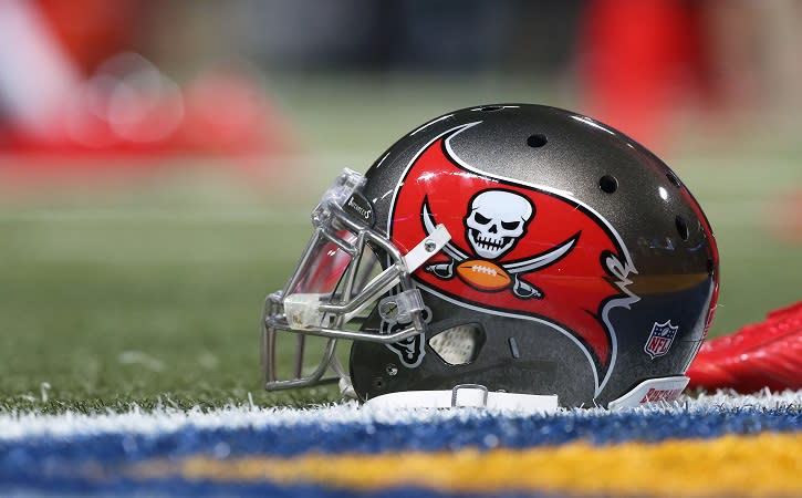 Buccaneers Re-Sign S Chris Conte