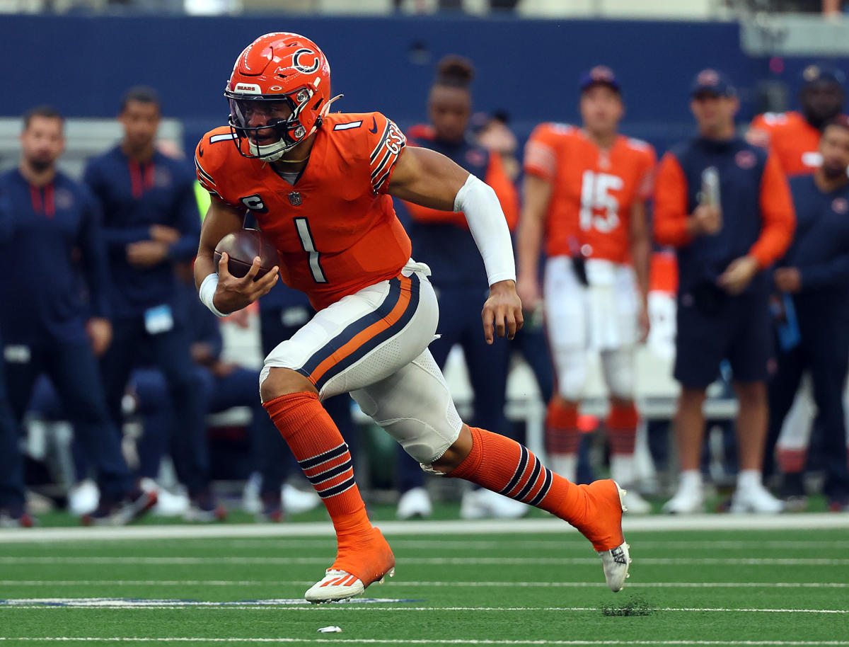 Bears orange helmets, explained: Why Chicago is wearing 'highlighter'  helmets on 'Thursday Night Football'