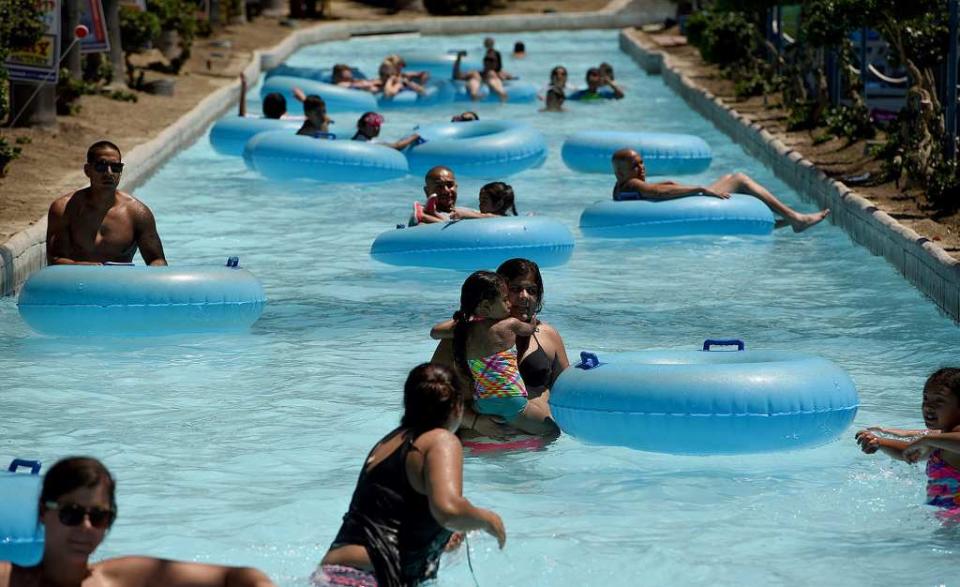 Splash Kingdom Waterpark via Getty Images)