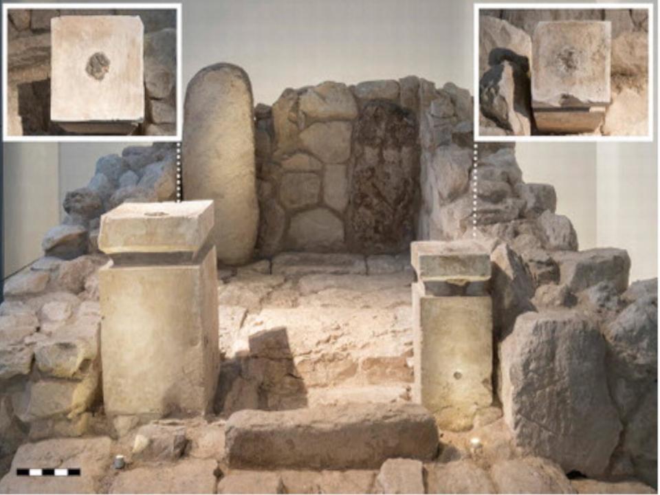 Frontal view of the cella of the shrine at Arad, as rebuilt in the Israel Museum from the original archaeological finds. The inserts show a top−down view of the altars: on the left, the larger altar; on the right, the smaller altar. Note the visible black residue: Credit: The Israel Museum, Laura Lachman