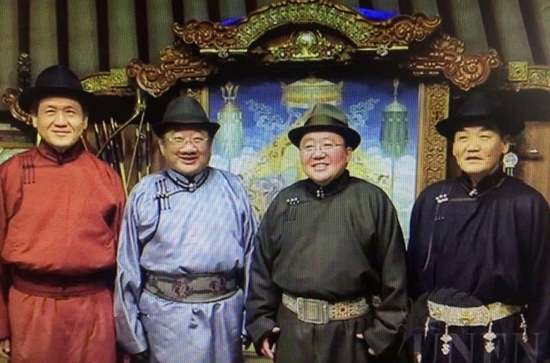 蒙古民主化後的四位總統，右二為現任的 Elbegdorj，1990年從街頭起家，創組民主黨。（烏凌翔提供）