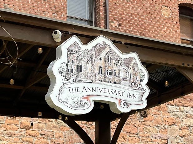 The exterior of the Anniversary Inn.