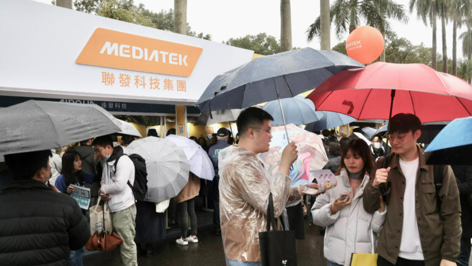 聯發科員工平均年薪居台股之冠! 圖為臺大校園徵才博覽會。資料照，廖瑞祥攝