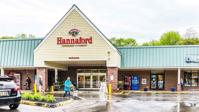 Hannaford grocery store