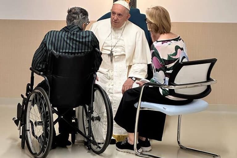 Francisco, en el hospital Gemelli tras ser operado