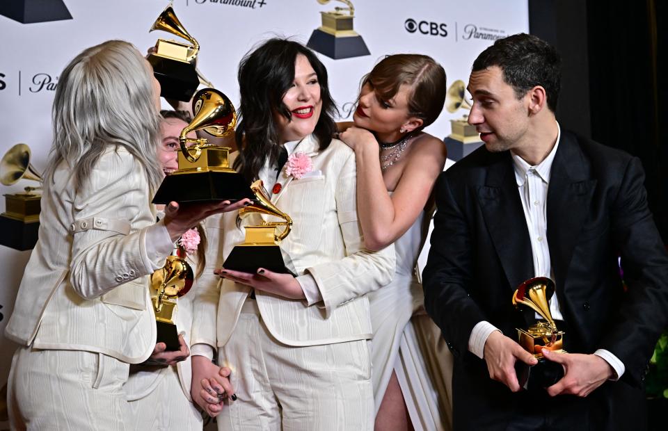 <h1 class="title">US-ENTERTAINMENT-MUSIC-GRAMMYS-AWARD-PRESS ROOM</h1><cite class="credit">FREDERIC J. BROWN/Getty Images</cite>