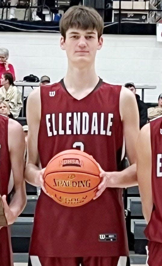 Ellendale (N.D.) High School senior boys baskeball player Kade Schimke has been selected to represent the USA on the Euro Cup Tour 18U team that will play in Spain this June.