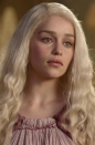 Wenn die Khaleesi ihre Zöpfe öffnet, steht kein Haar ab, nichts kräuselt sich.